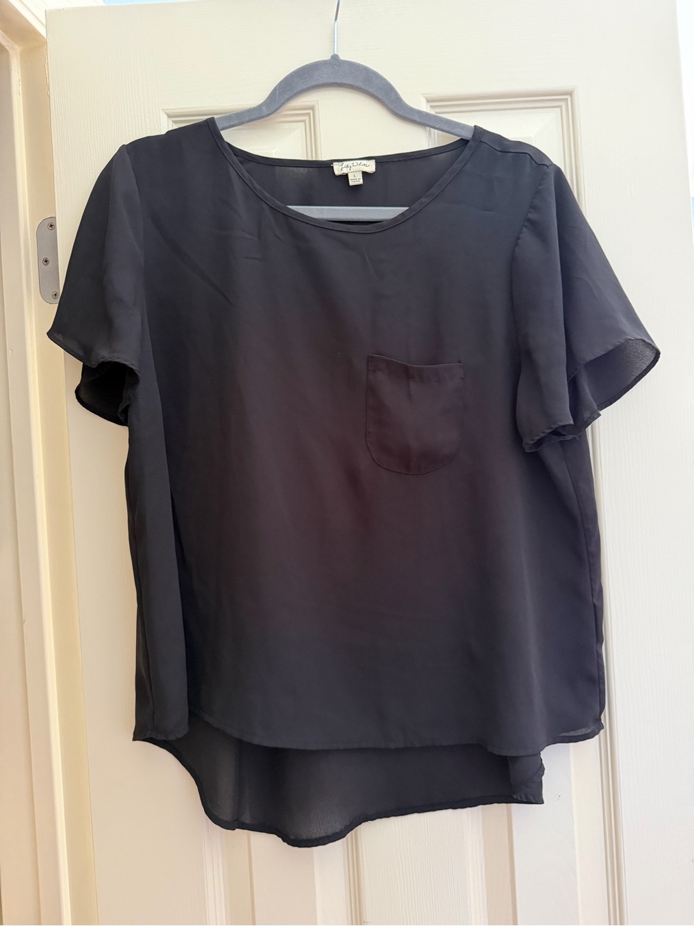 Francesca's Collections Black Short-Sleeve Pocket Blouse